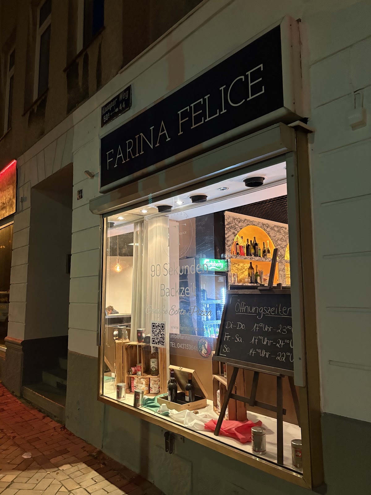 Original neapolitanische Steinofen-Pizza von Farina Felice in Kiel